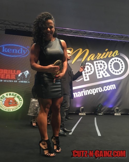 Die IFBB Bodybuilderin Mavi Gioia zeigt tolle Muskeln beim San Marino Amateur Mr. Olympia!