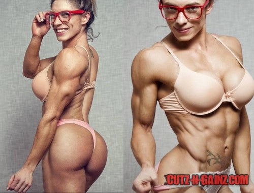Fitnessmodel zeigt tolle Muskeln und sexy Knackpo