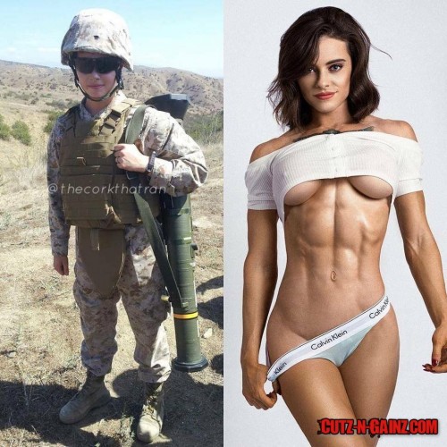 Caitlyn Corkoran (@thecorkthatran), Fitnessmodel und US Marine, zeigt sexy Bauchmuskeln