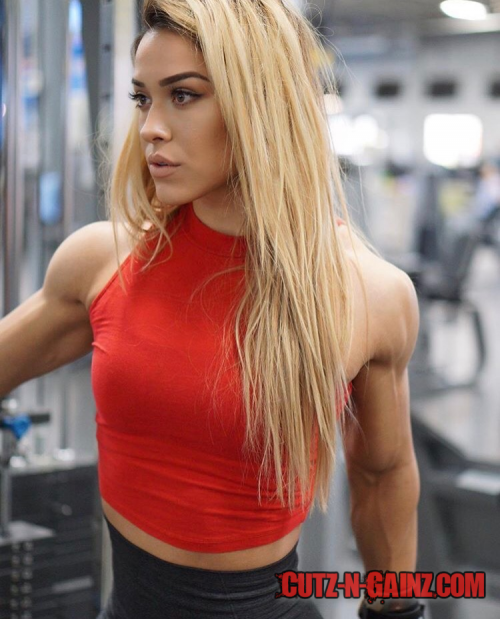 Cassandra "Cass" Martin ist eine amerikanische Bodybuilderin, die in der Bodybuilding-Szene wegen ihren Hardcore Workouts geliebt wird.